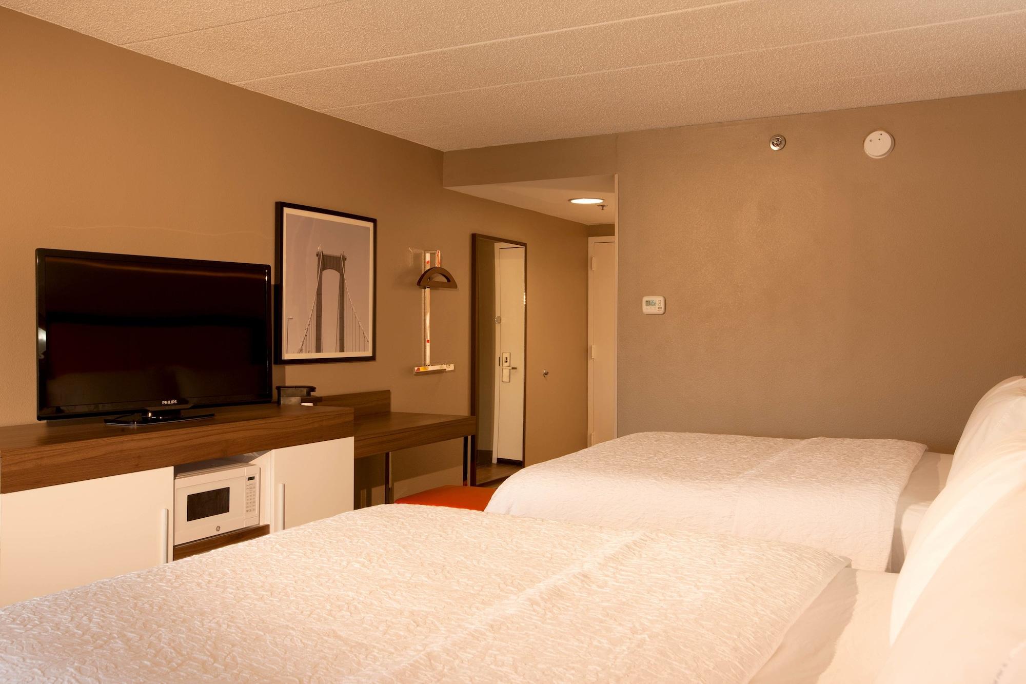 Hampton Inn Pennsville Exterior photo