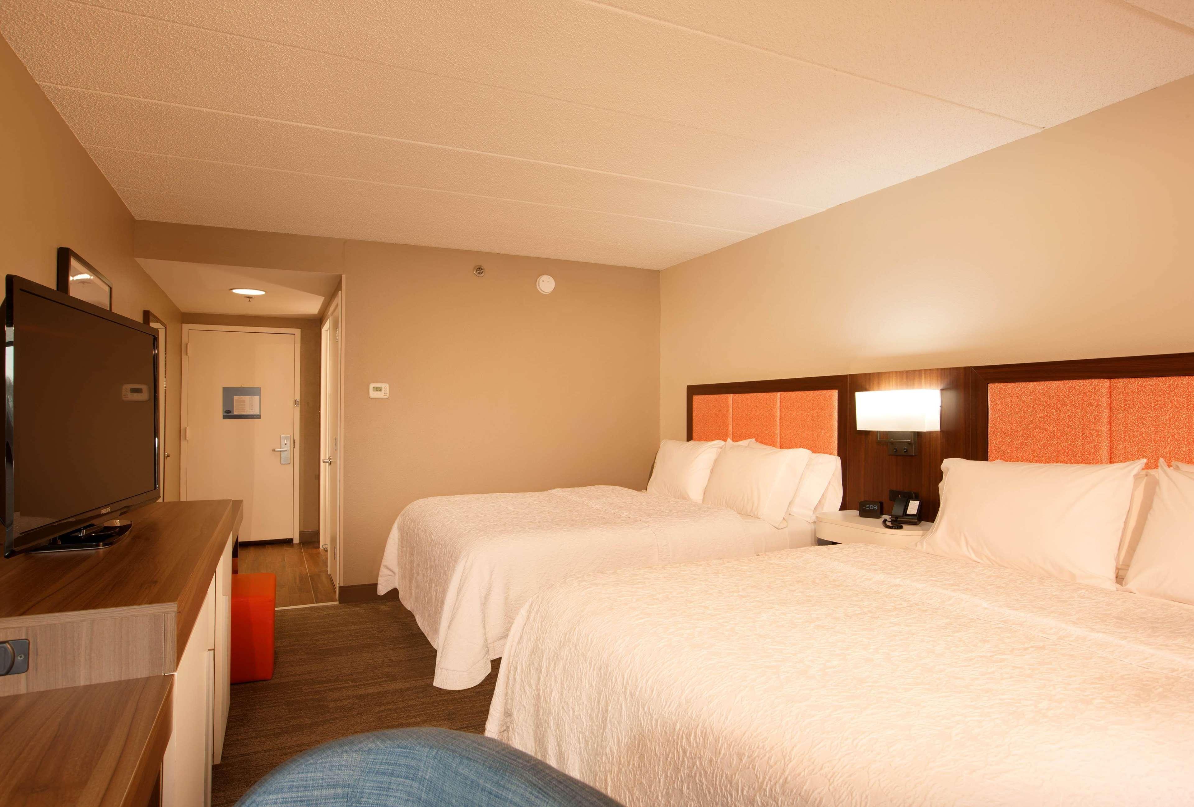 Hampton Inn Pennsville Exterior photo