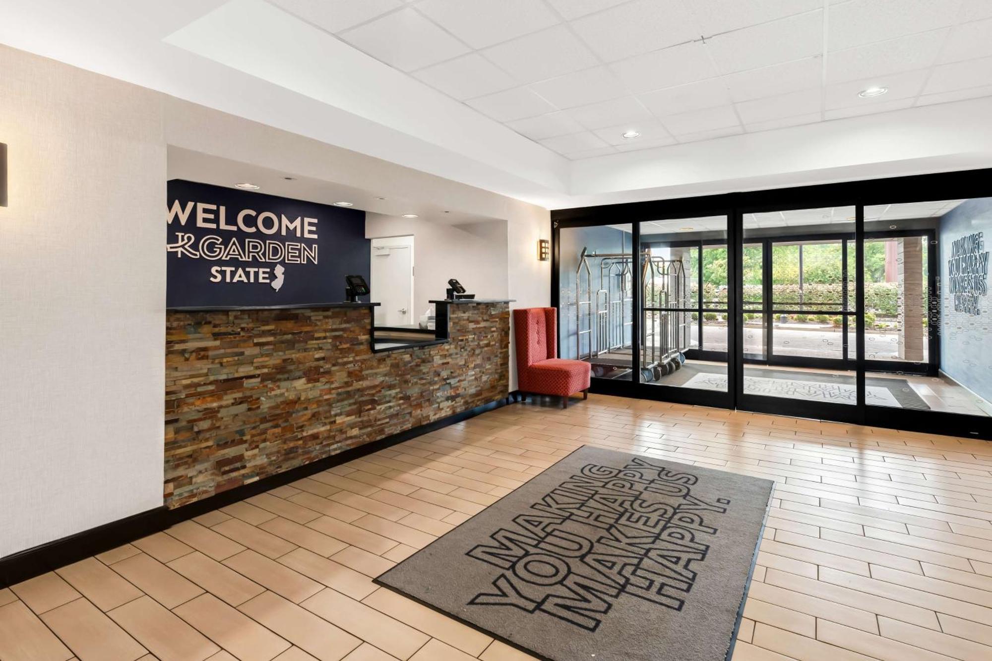 Hampton Inn Pennsville Exterior photo