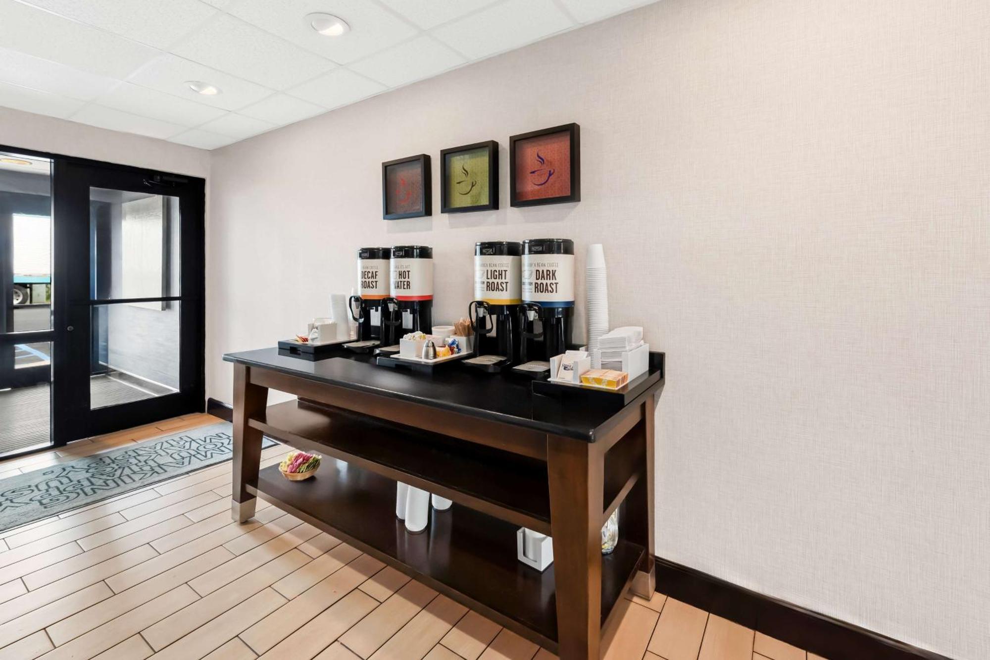 Hampton Inn Pennsville Exterior photo
