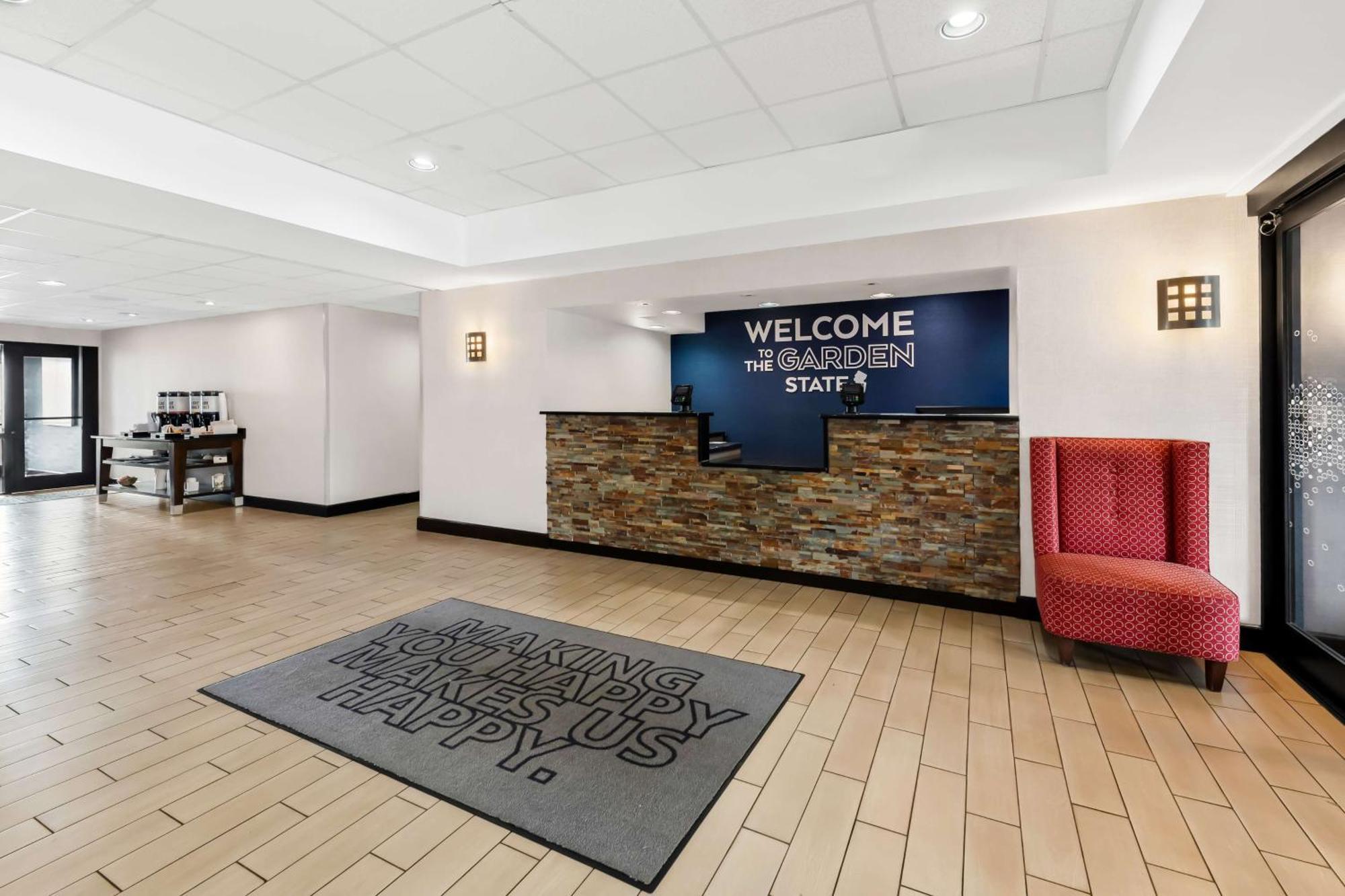 Hampton Inn Pennsville Exterior photo