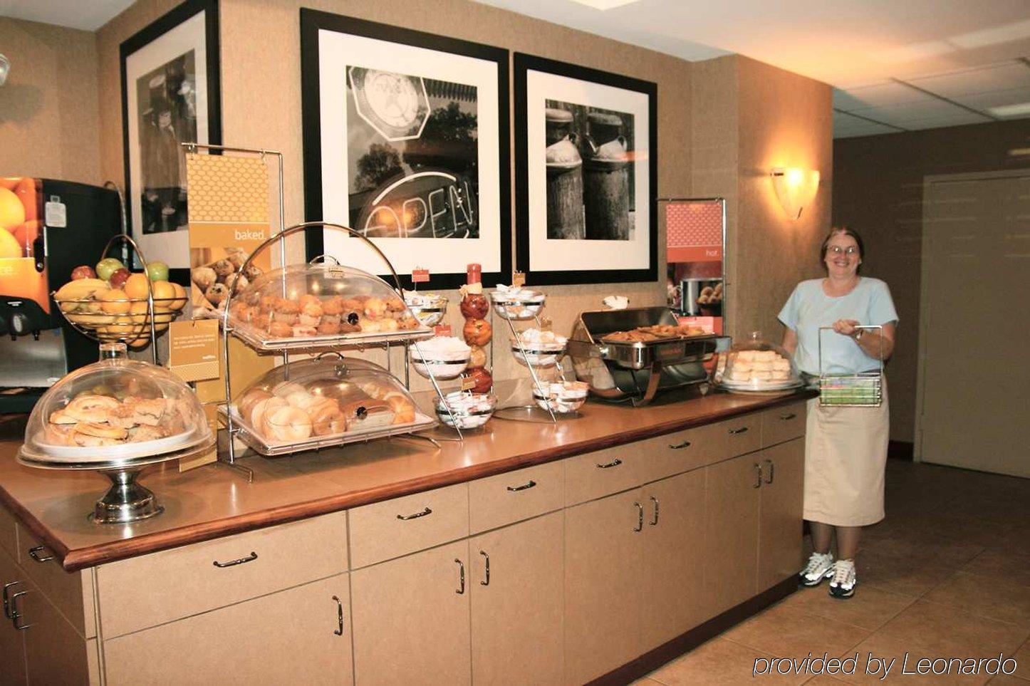 Hampton Inn Pennsville Restaurant photo