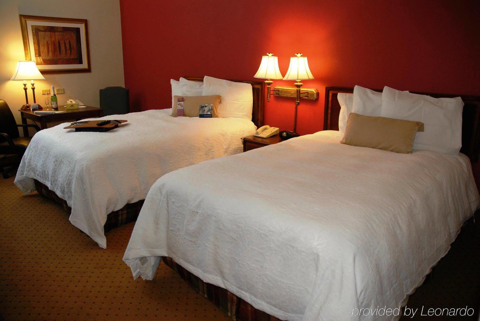 Hampton Inn Pennsville Room photo